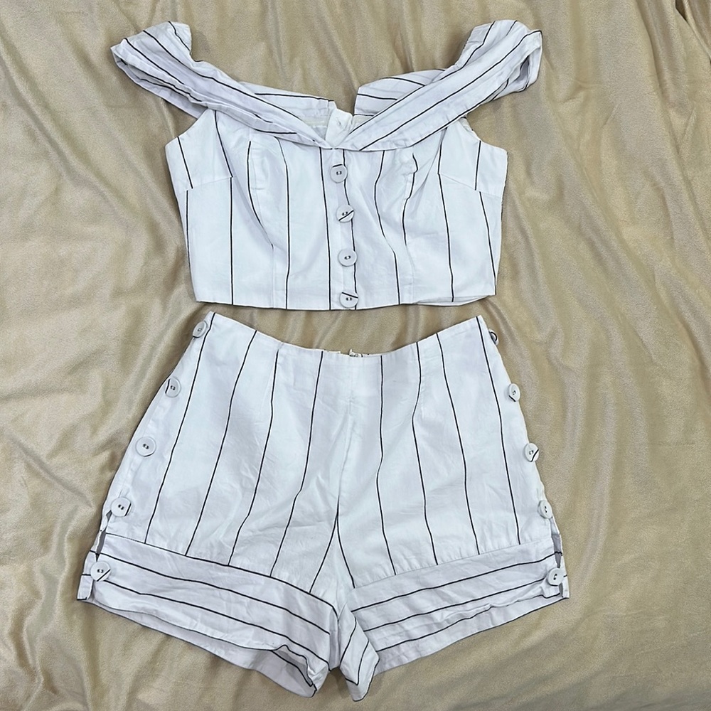 L’ATISTE short set from Apricot Lane